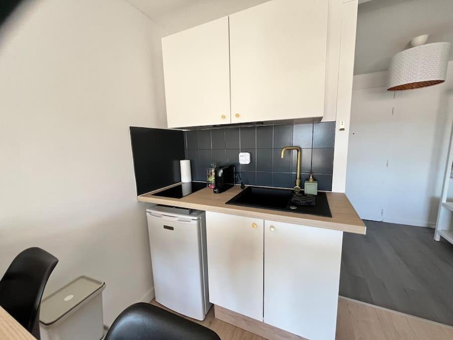 Studio Vue Mer Avec Piscine Et Terrain De Tennis Sausset-les-Pins Zewnętrze zdjęcie