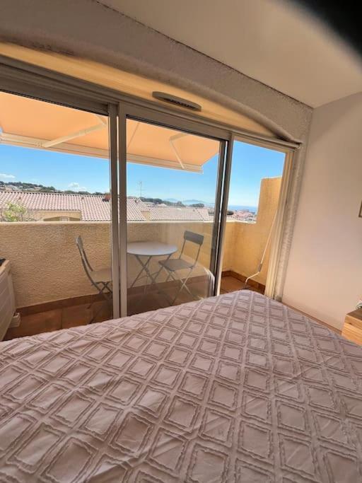 Studio Vue Mer Avec Piscine Et Terrain De Tennis Sausset-les-Pins Zewnętrze zdjęcie